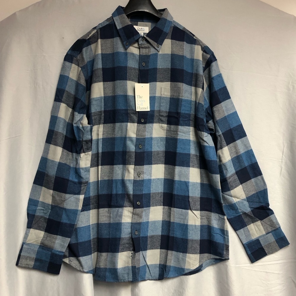 Croft and barrow XL, royal navy gray check long sleeve flannel shirt pocket soft